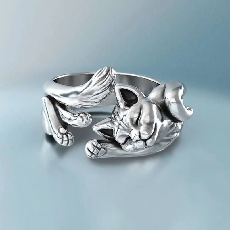 Chic Y2K-Inspired Sleeping Cat Ring with Gold Accents for Trendy Aesthetic Lovers