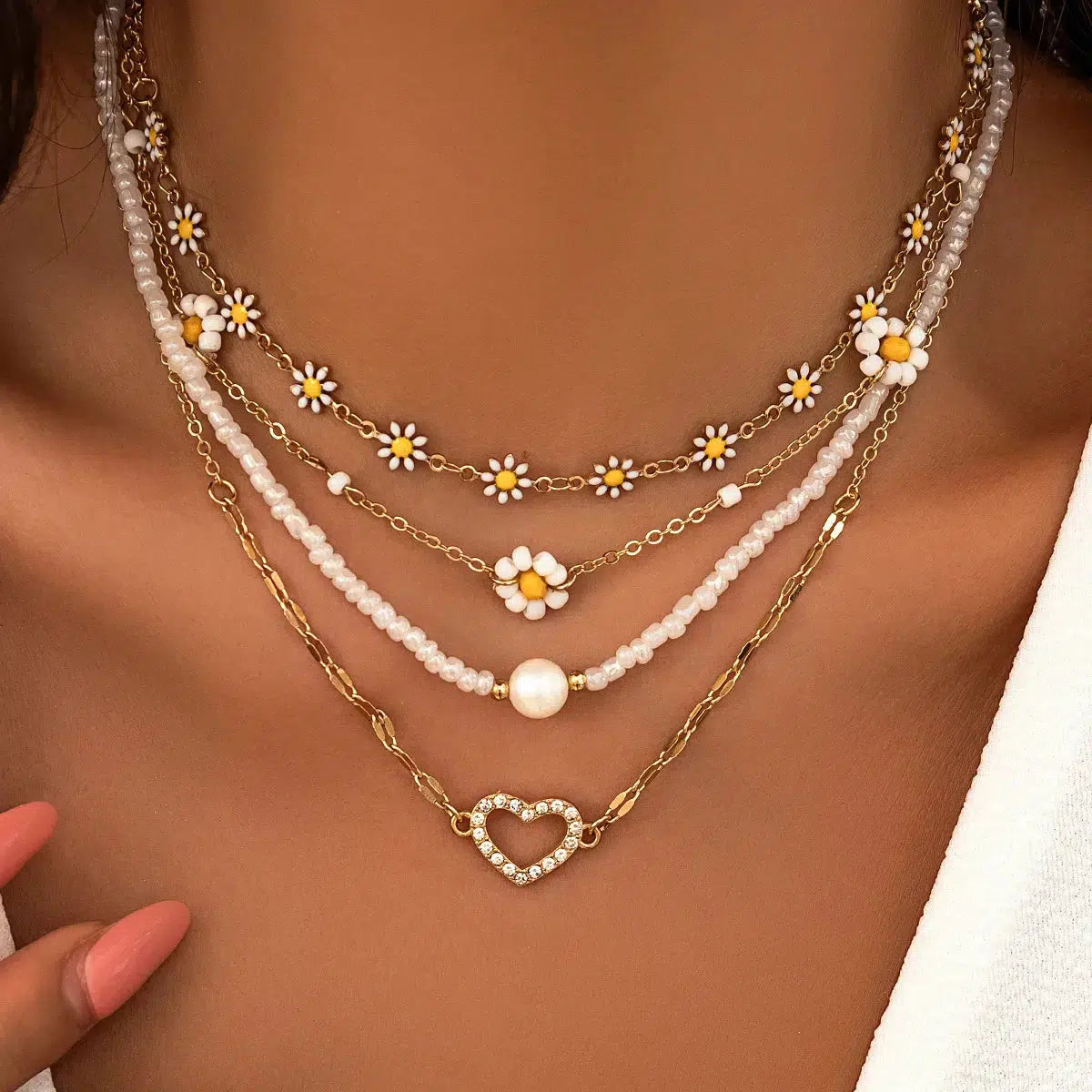 Daisy & Heart Y2K-Inspired Four-Pack Necklace Set for Trendy Summer Outfits