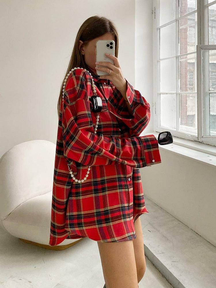 Trendy Oversized Plaid Shirt for Y2K Aesthetic, Perfect for Grunge and Casual Summer Outfits