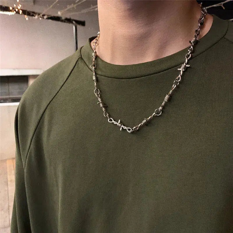 Y2K Barbed Wire Choker Necklace - Edgy Grunge Accessory for 2000s Fashion Lovers