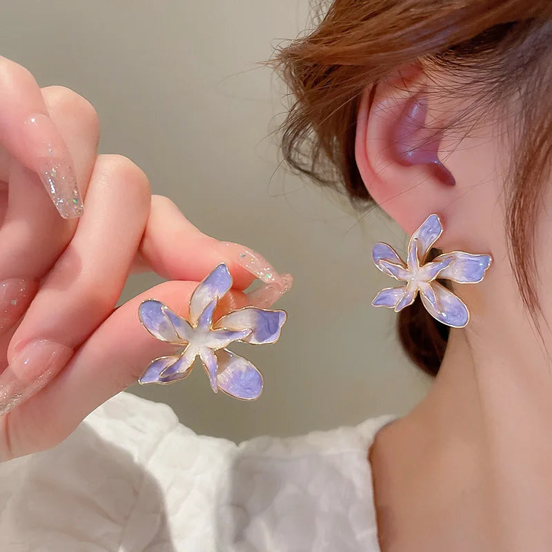 Y2K-Inspired Flower Gold Stud Earrings for a Chic Touch to Your Summer Outfits