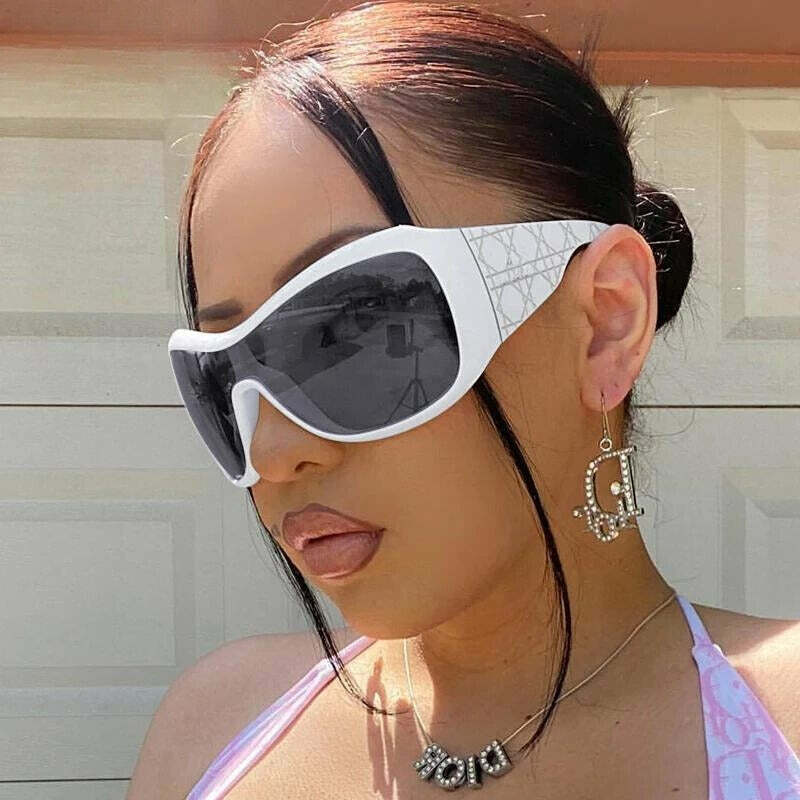 Y2K Oversized Shield Sunglasses for Trendy Summer Outfits and Grunge Aesthetic Looks