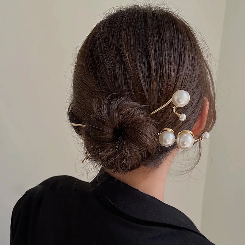 Y2K Pearl Hair Pins for a Chic Touch: Elevate Your 90s and Coquette Aesthetic Looks