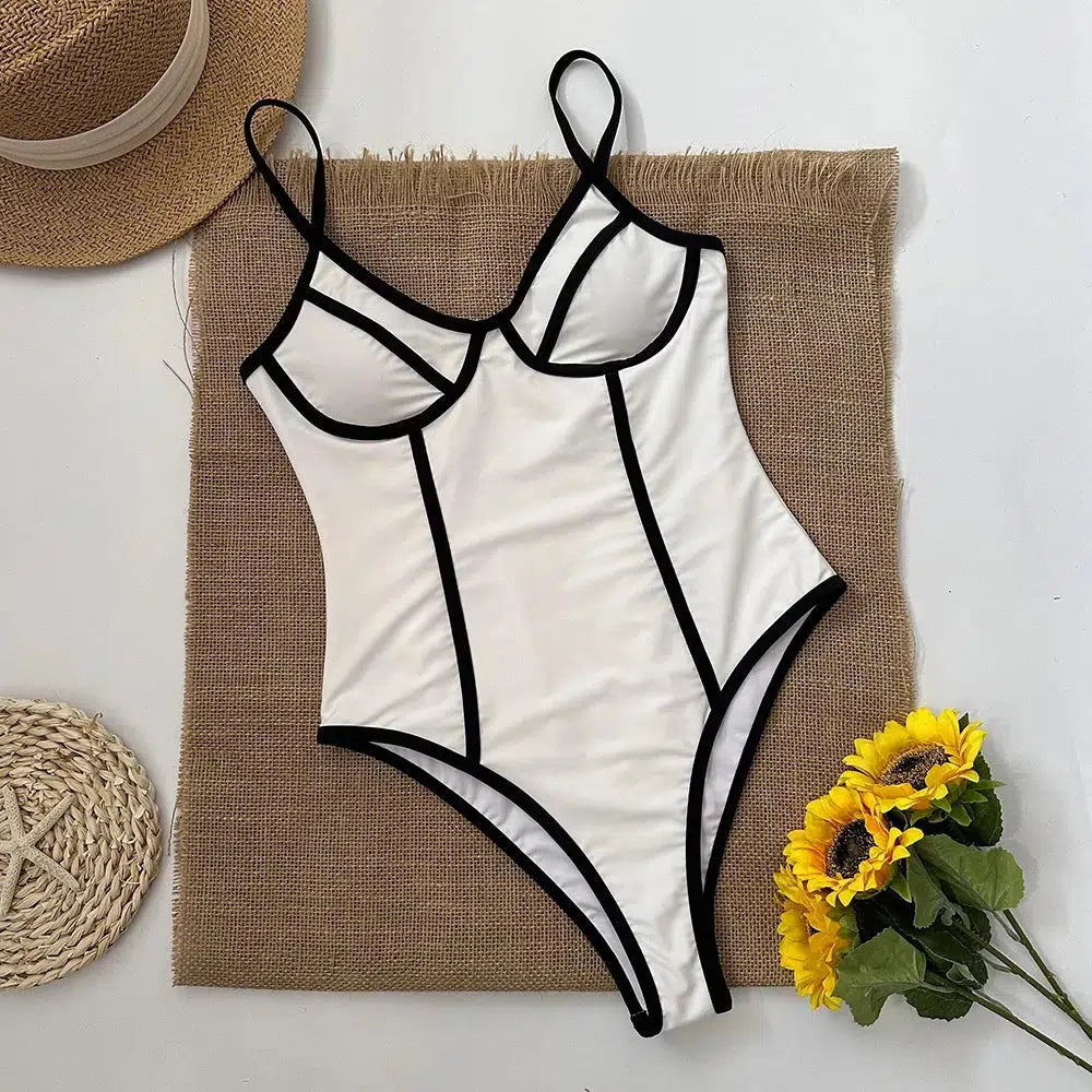 Y2K Underwire Swimsuit: Trendy Summer Swimwear for a Chic 2000s Aesthetic